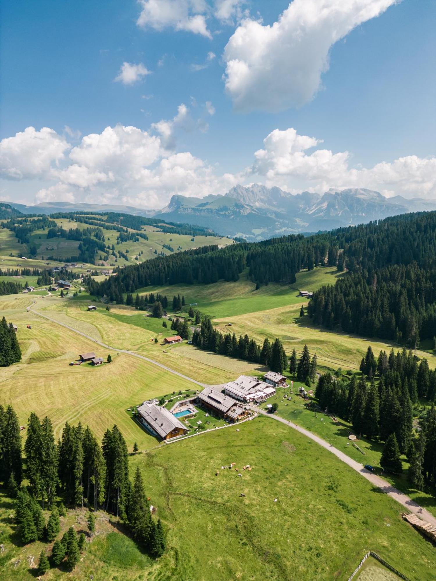 Tirler - Dolomites Living Hotel Alpe Di Siusi Eksteriør bilde
